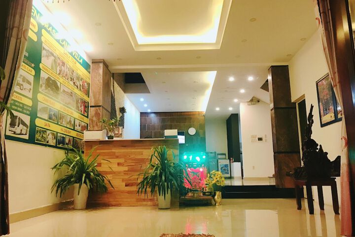 Hotel Interior 4 of 21