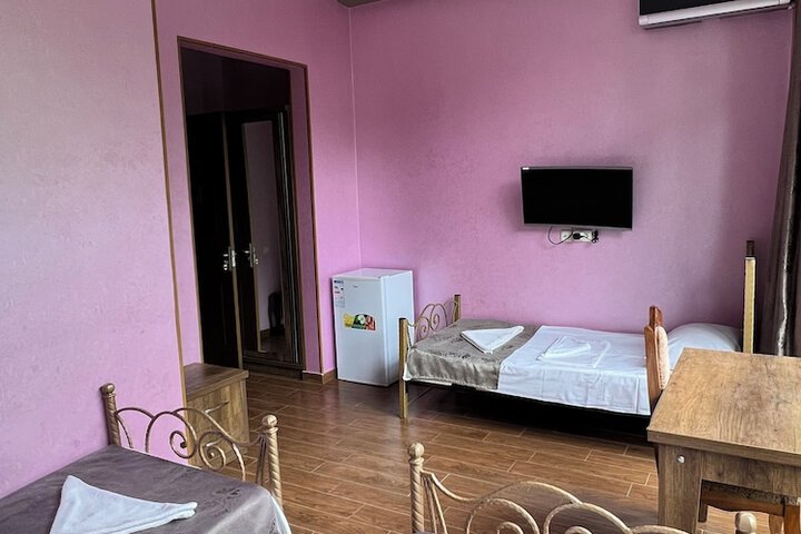 Room 8 of 17