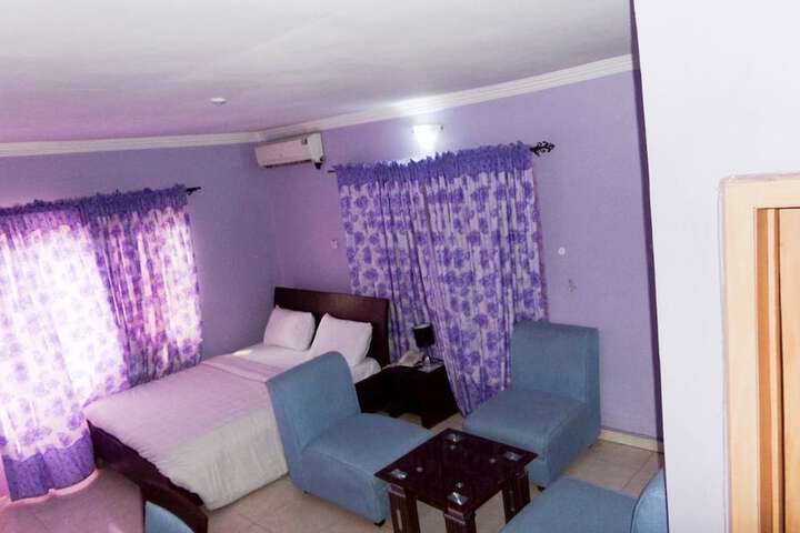 Room 14 of 50