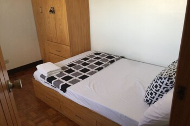 Room 35 of 103