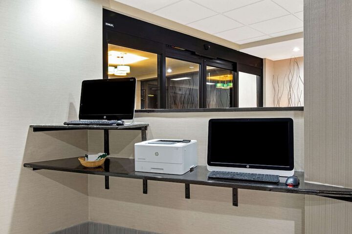 Business Center 38 of 43