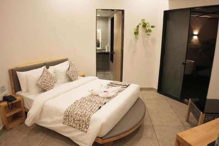 Room 46 of 112