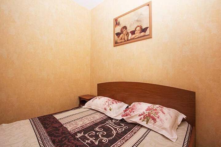 Room 2 of 16