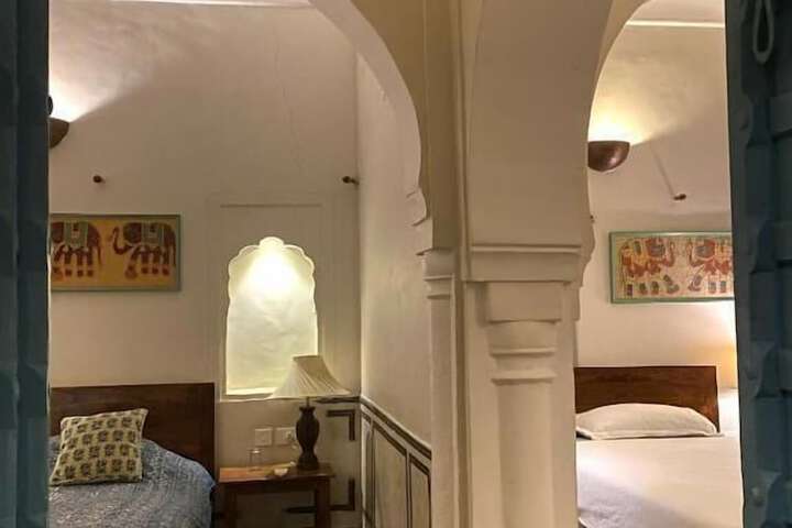 Room 4 of 28
