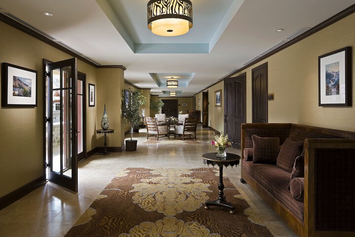 Ballroom/Hall 202 of 212