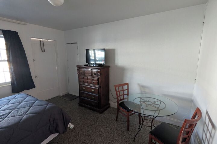 Room 13 of 15