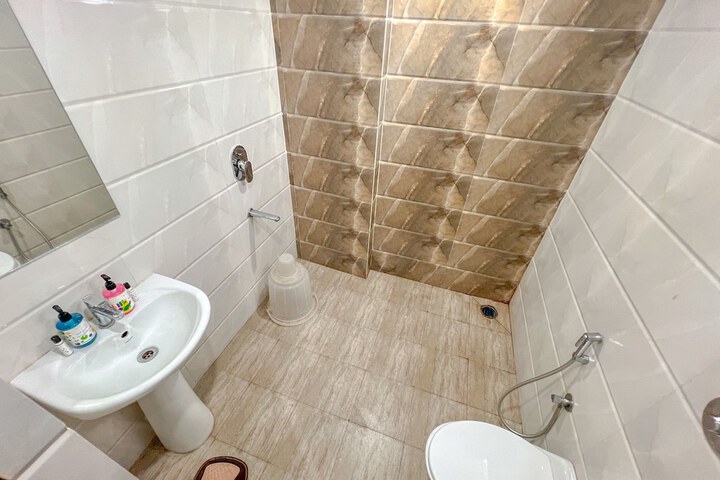 Room 2 of 22