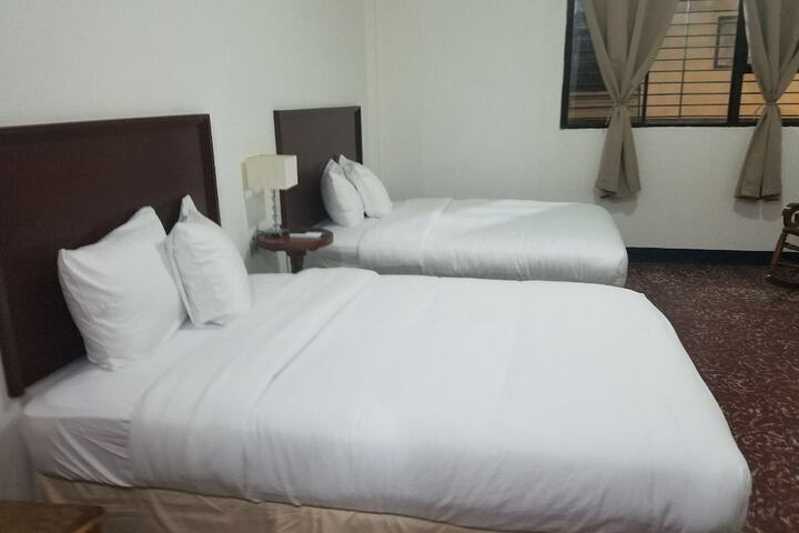 Room 5 of 15