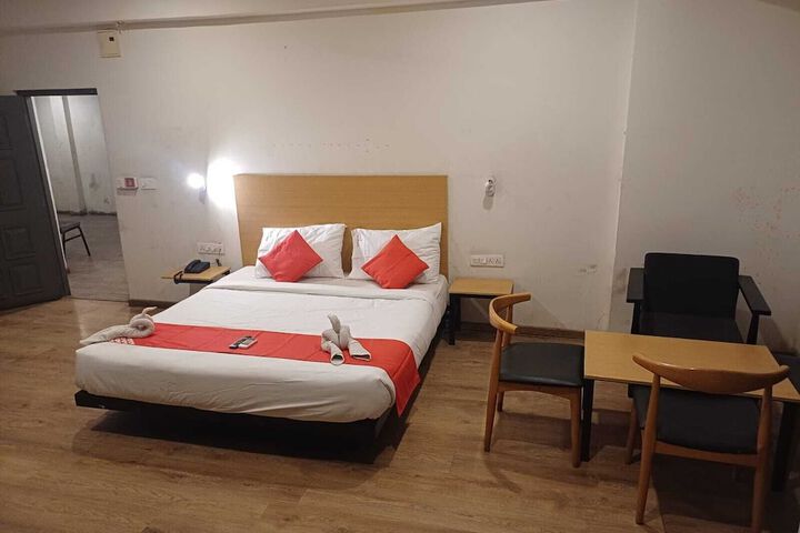 Room 8 of 17