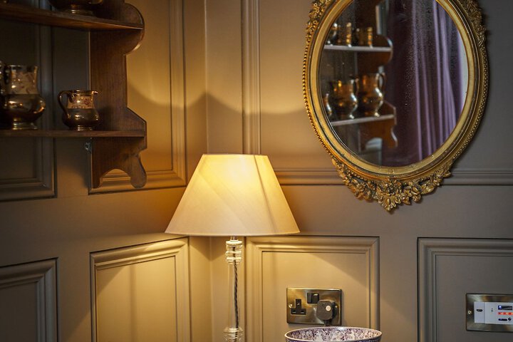 Room 4 of 96