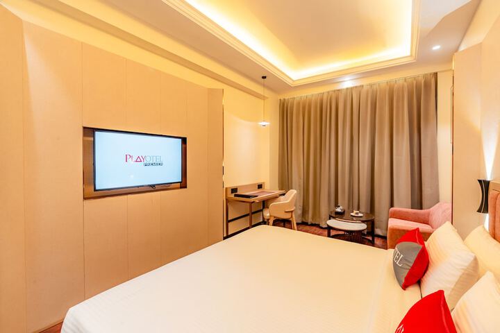 Room 17 of 51