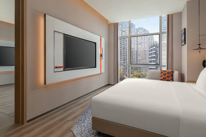 Room 19 of 79