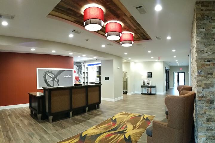 Lobby lounge