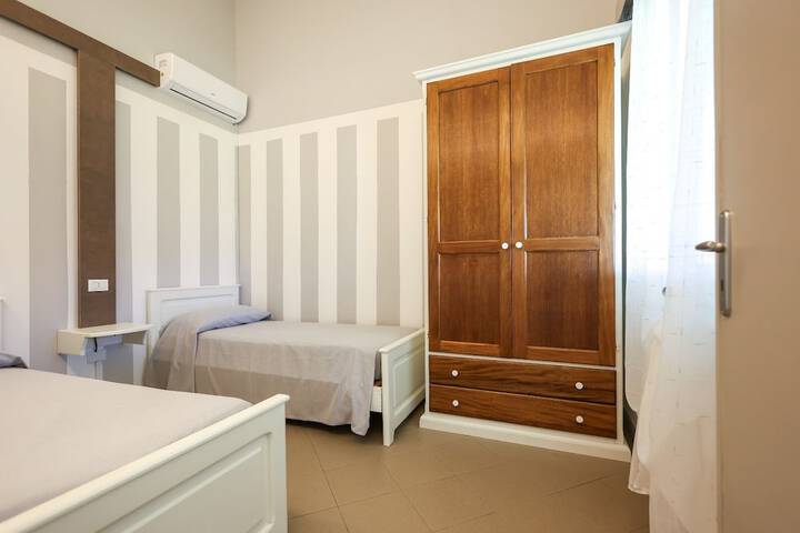 Room 4 of 60