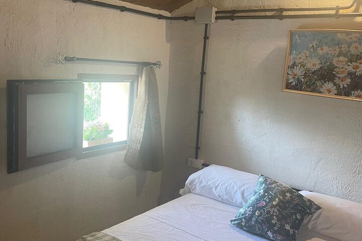 Room 7 of 35
