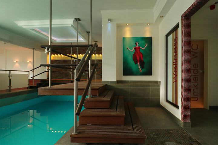 Pool 54 of 93