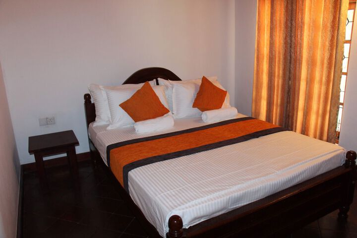 Room 6 of 24