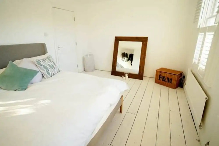 Room 3 of 11