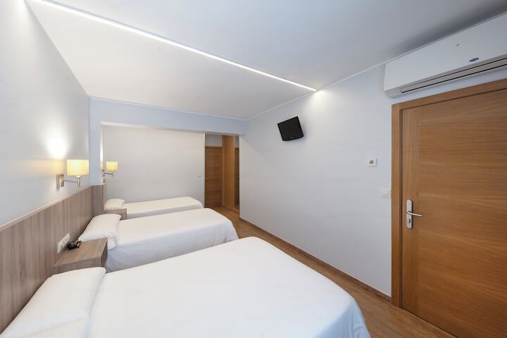 Room 13 of 38
