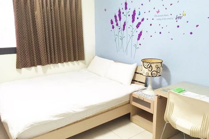 Room 7 of 9
