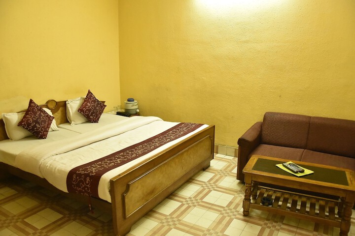 Room 5 of 19