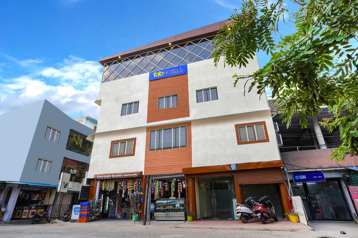 Fabhotel The Shan Palace