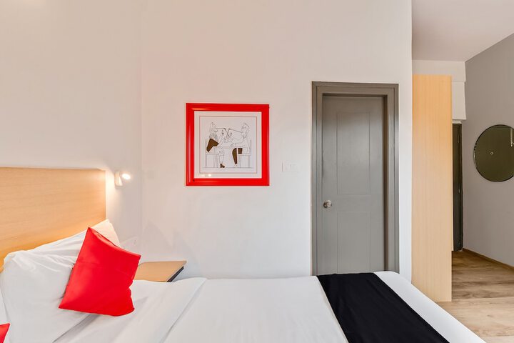 Room 16 of 44