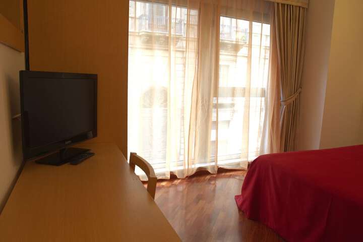 Room 5 of 14