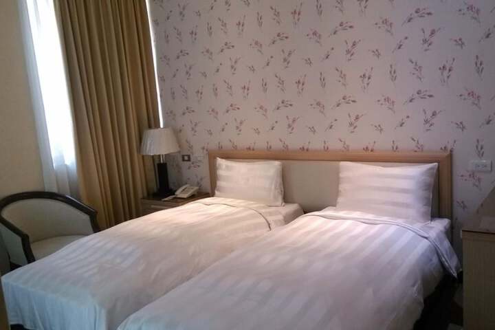 Room 34 of 51