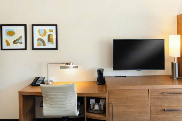 Room 7 of 42