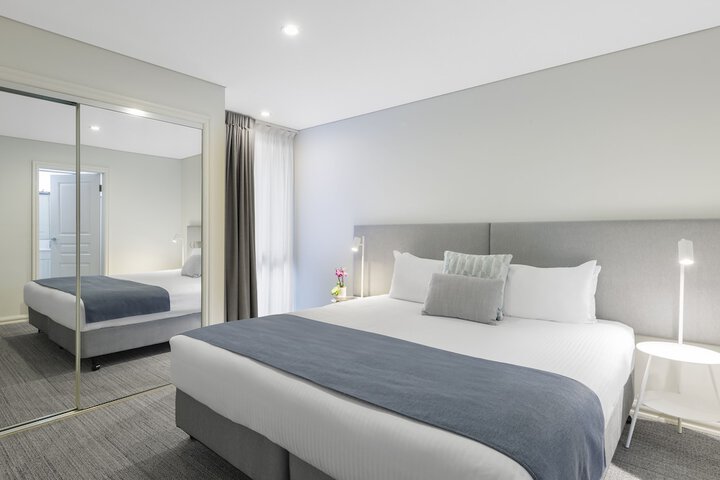 Room 4 of 35