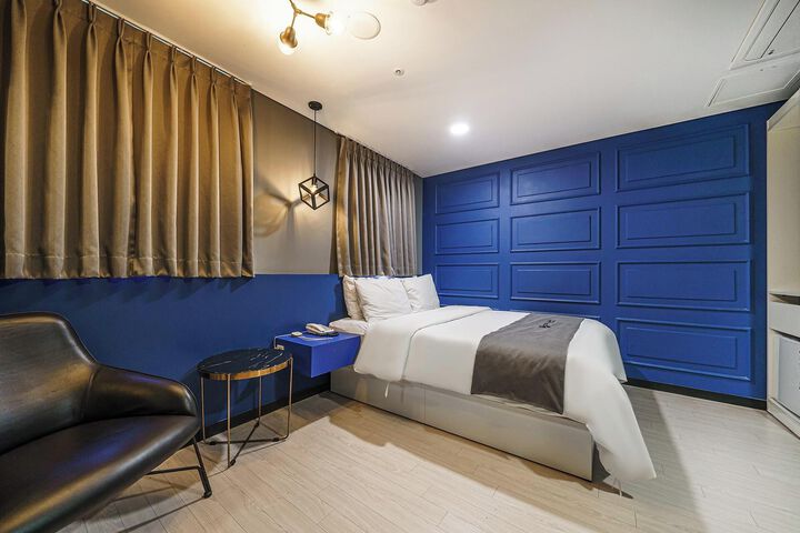 Room 54 of 165