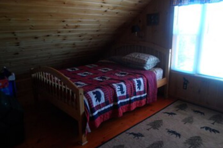 Room 6 of 8