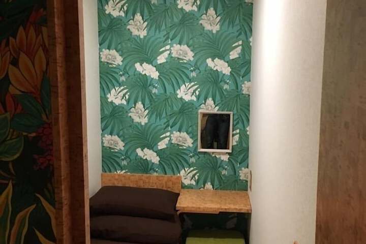 Room 21 of 62