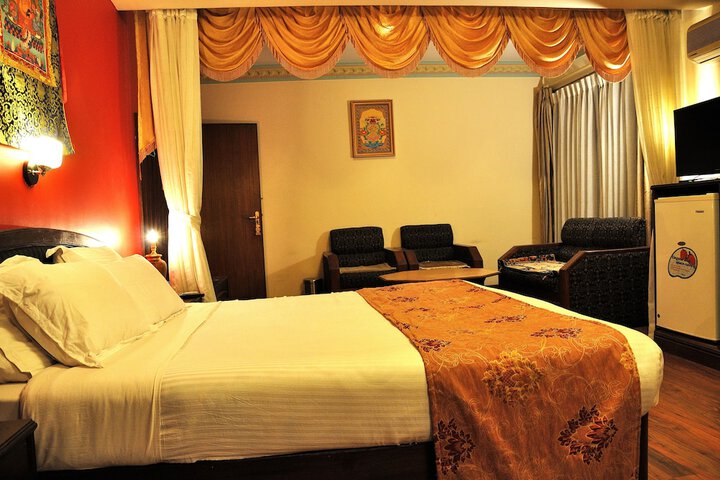 Room 28 of 67