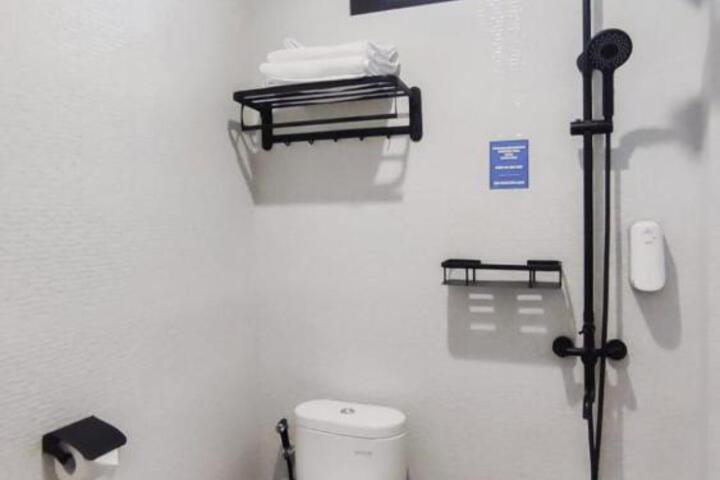 Room 20 of 23