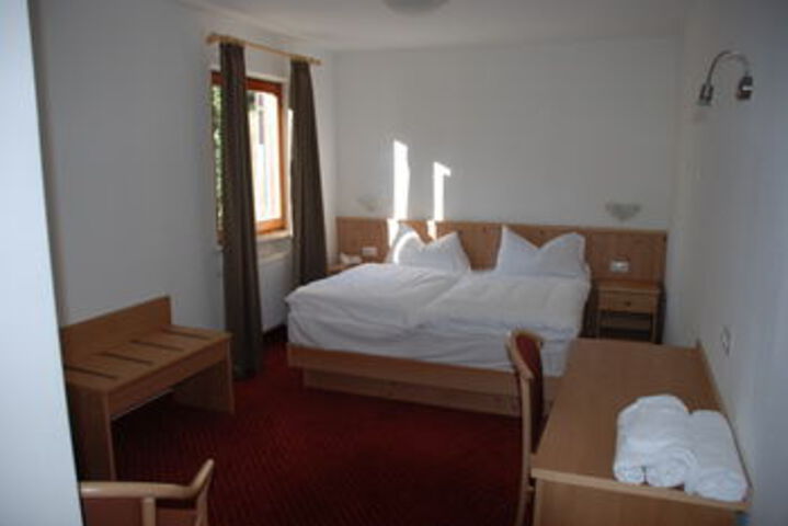 Room 10 of 30