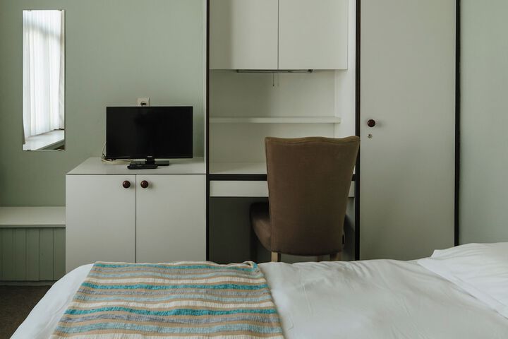 Room 10 of 23