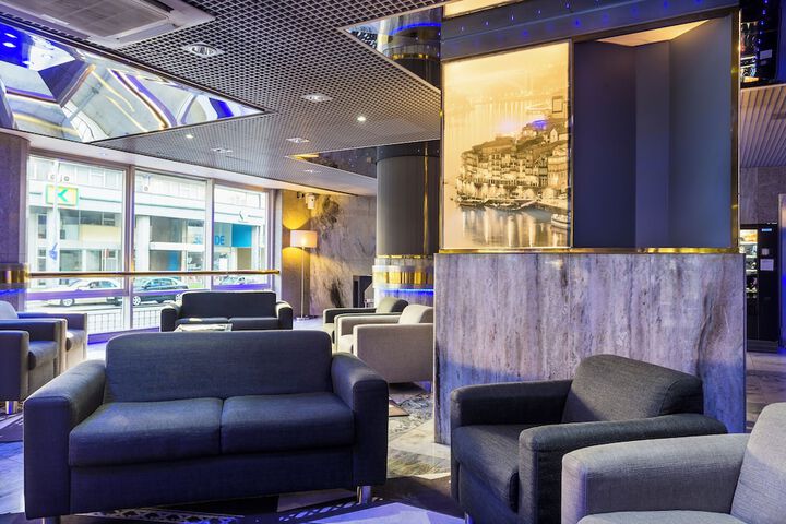 Guest Lobby