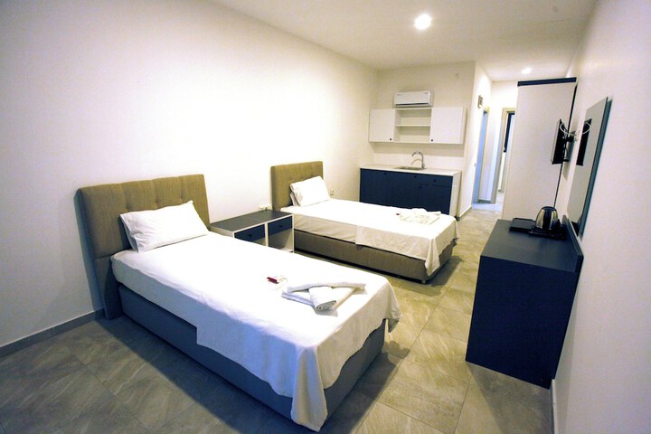 Room 15 of 34