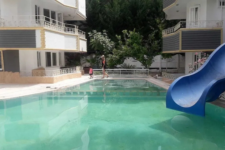 Pool 10 of 17