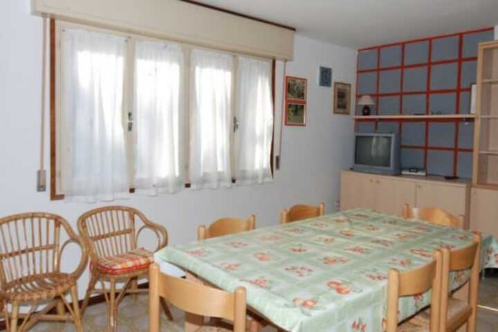 Room 15 of 30