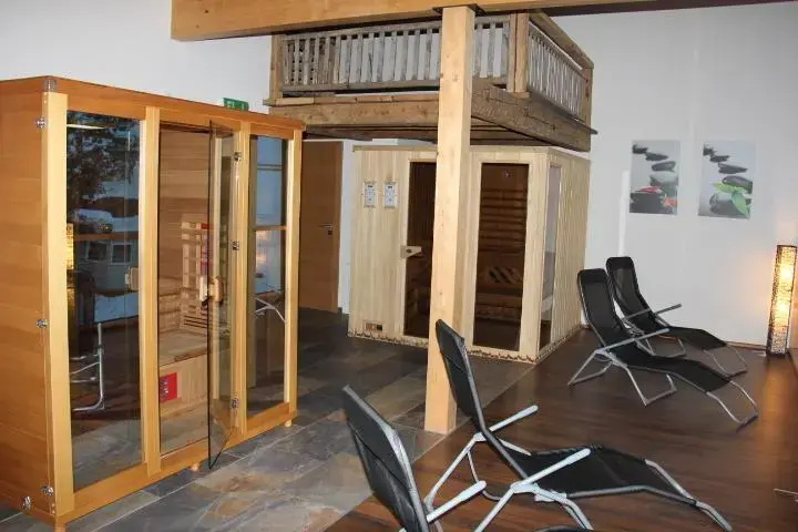 Room 2 of 6