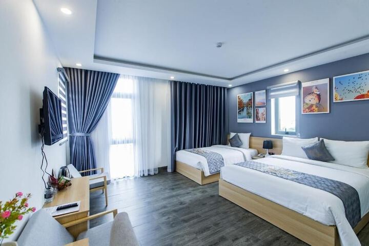 Room 2 of 24