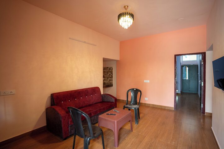 Room 9 of 17
