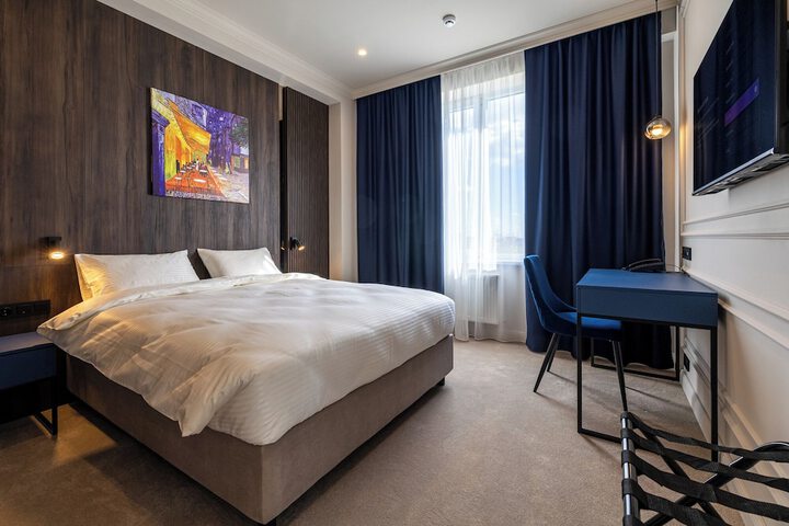 Room 15 of 98
