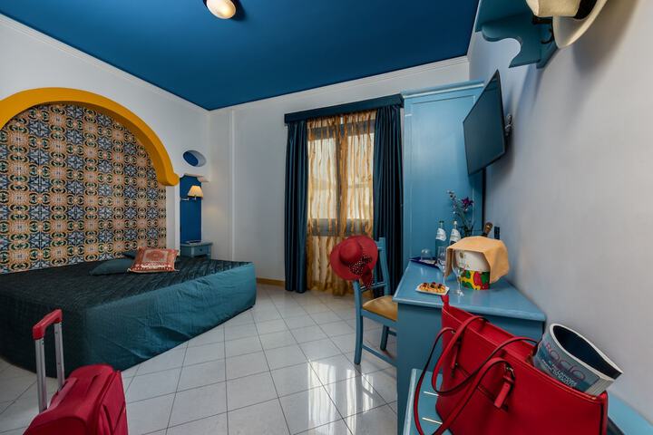 Room 15 of 44