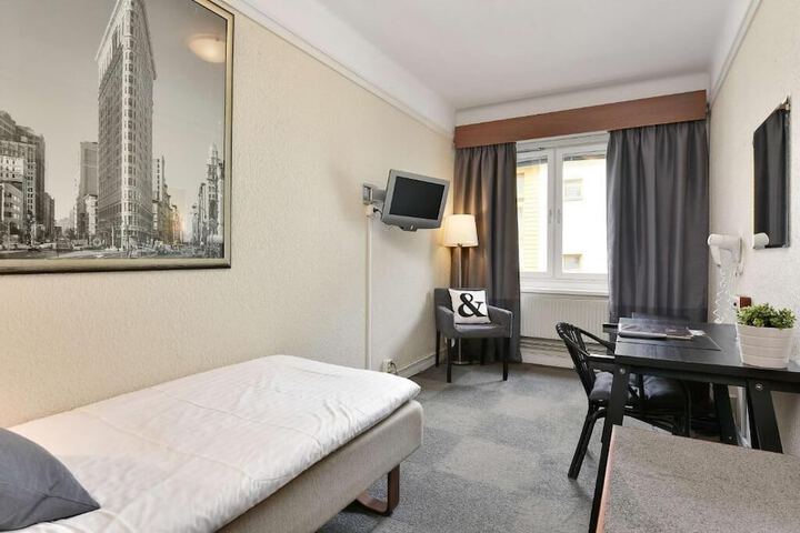Room 26 of 57