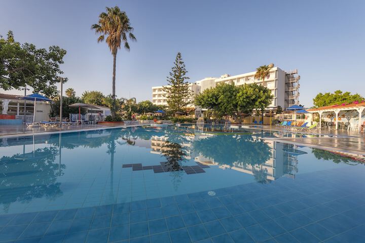 Pool 57 of 107