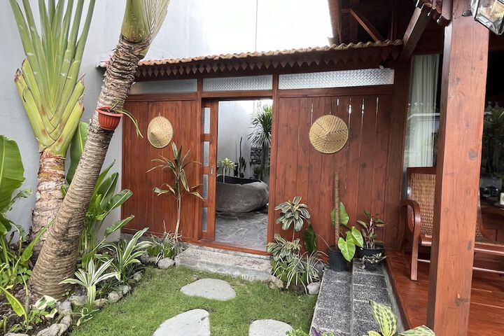 Room 5 of 178